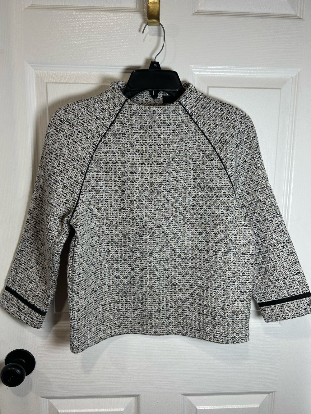 Etam Women’s Black & White Textured Pullover Sweatshirt